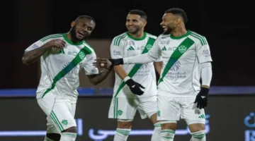 ثلاثية في نيوم.. الأهلي يوجه رسالة قوية للهلال في الدوري السعودي